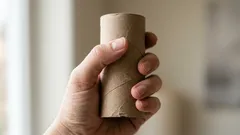 Sie werden erstaunt sein, dass eine kleine Papphülse den Geruch im Badezimmer komplett verändern kann – ganz ohne großen Aufwand